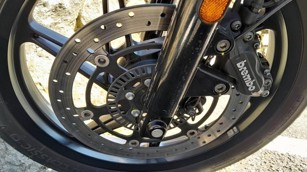 Moto Guzzi V7 Stone Special Edition (2022 - 25) (18)