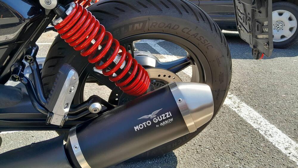 Moto Guzzi V7 Stone Special Edition (2022 - 25) (7)