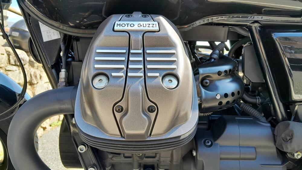 Moto Guzzi V7 Stone Special Edition (2022 - 25) (3)