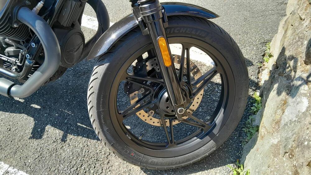 Moto Guzzi V7 Stone Special Edition (2022 - 25) (17)