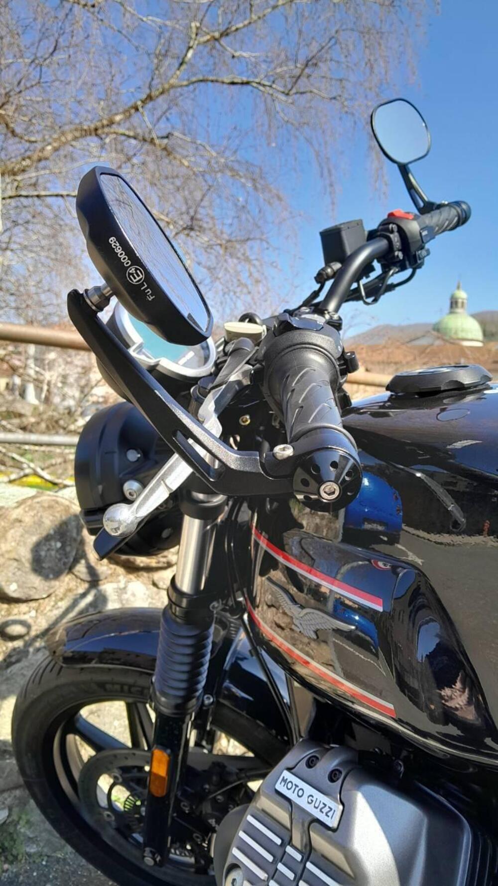 Moto Guzzi V7 Stone Special Edition (2022 - 25) (10)