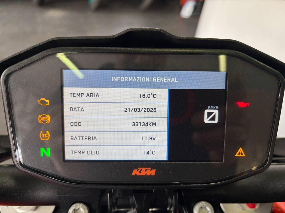 KTM 1290 Super Duke R (2019) (8)