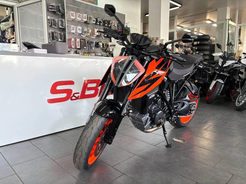KTM 1290 Super Duke R (2019) (2)