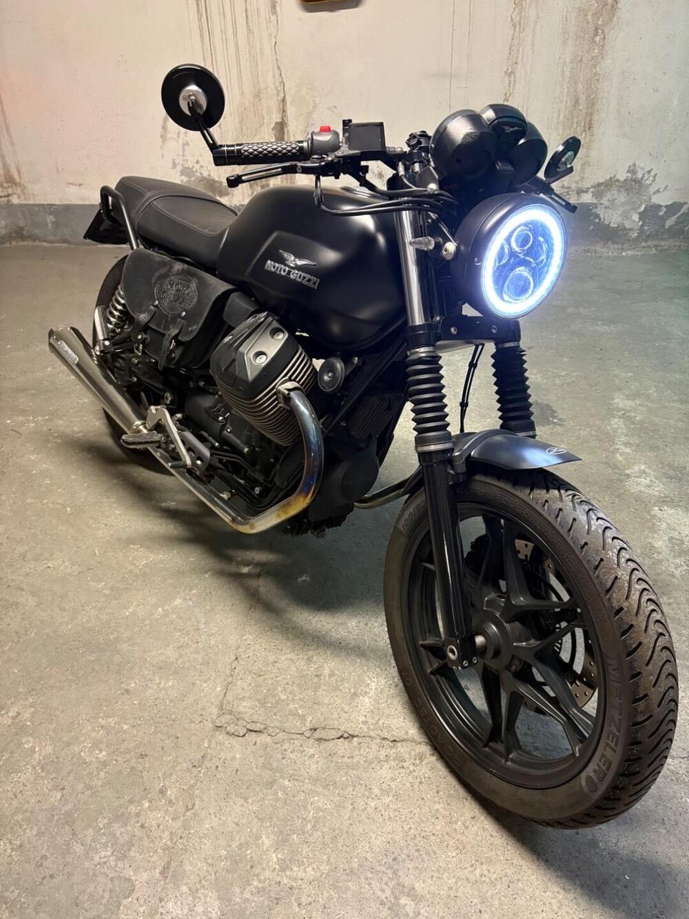 Moto Guzzi V7 II Stone (2015 - 17)