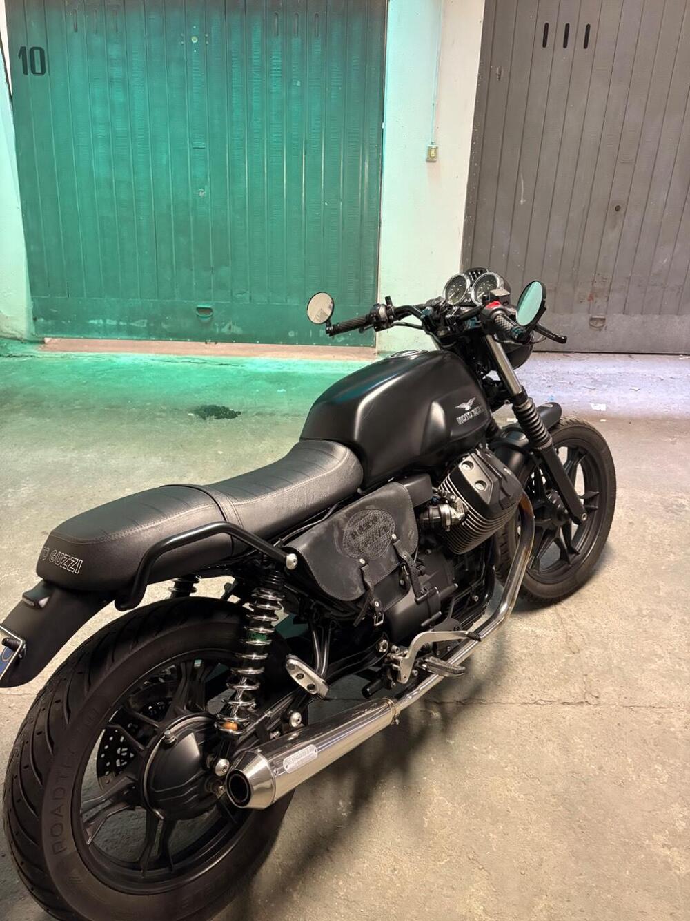 Moto Guzzi V7 II Stone (2015 - 17) (5)