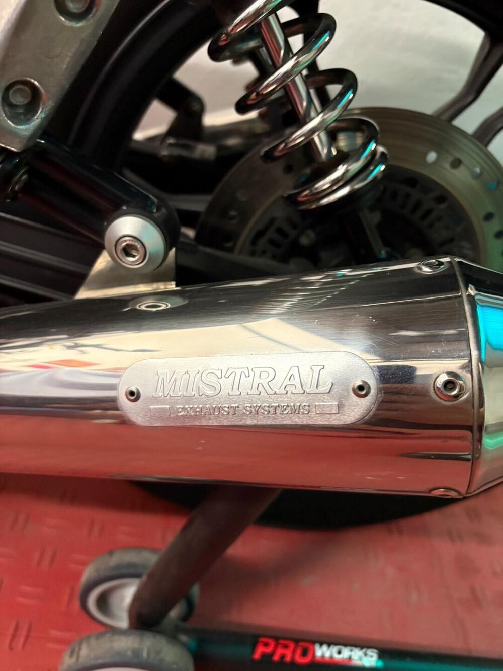 Moto Guzzi V7 II Stone (2015 - 17) (9)