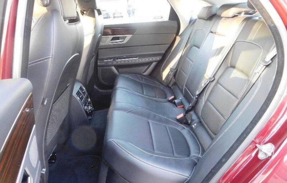 Jaguar XF usata a Asti (9)