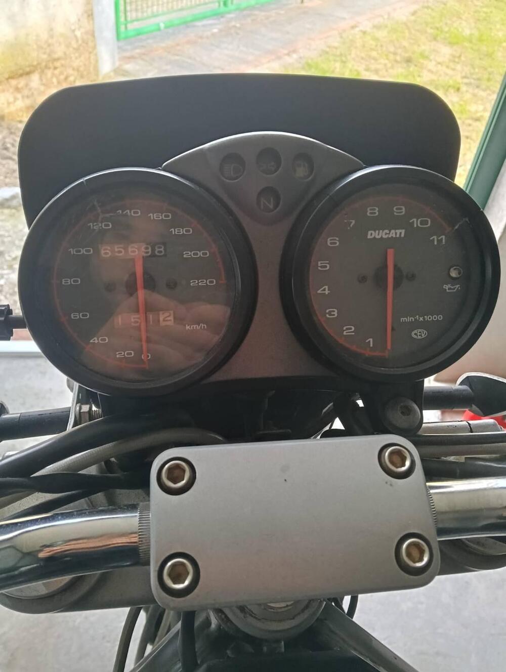 Ducati Monster 600 Dark (1998 - 01) (2)