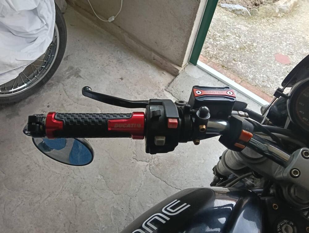 Ducati Monster 600 Dark (1998 - 01) (3)