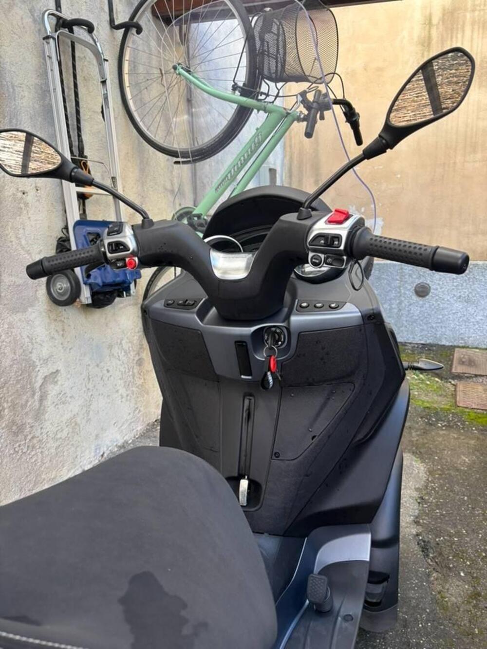 Piaggio MP3 300 ABS Hpe (2021 - 24) (3)