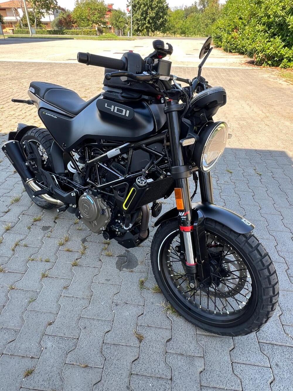 Husqvarna Svartpilen 401 (2021 - 23) (4)