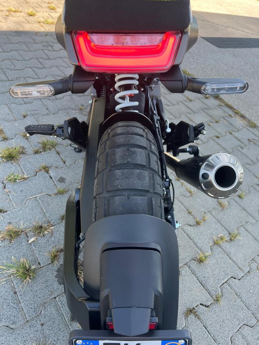 Husqvarna Svartpilen 401 (2021 - 23) (12)