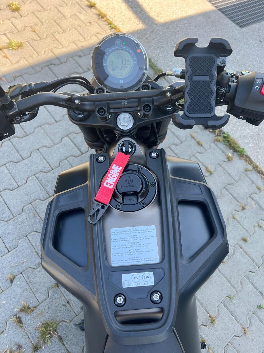 Husqvarna Svartpilen 401 (2021 - 23) (13)