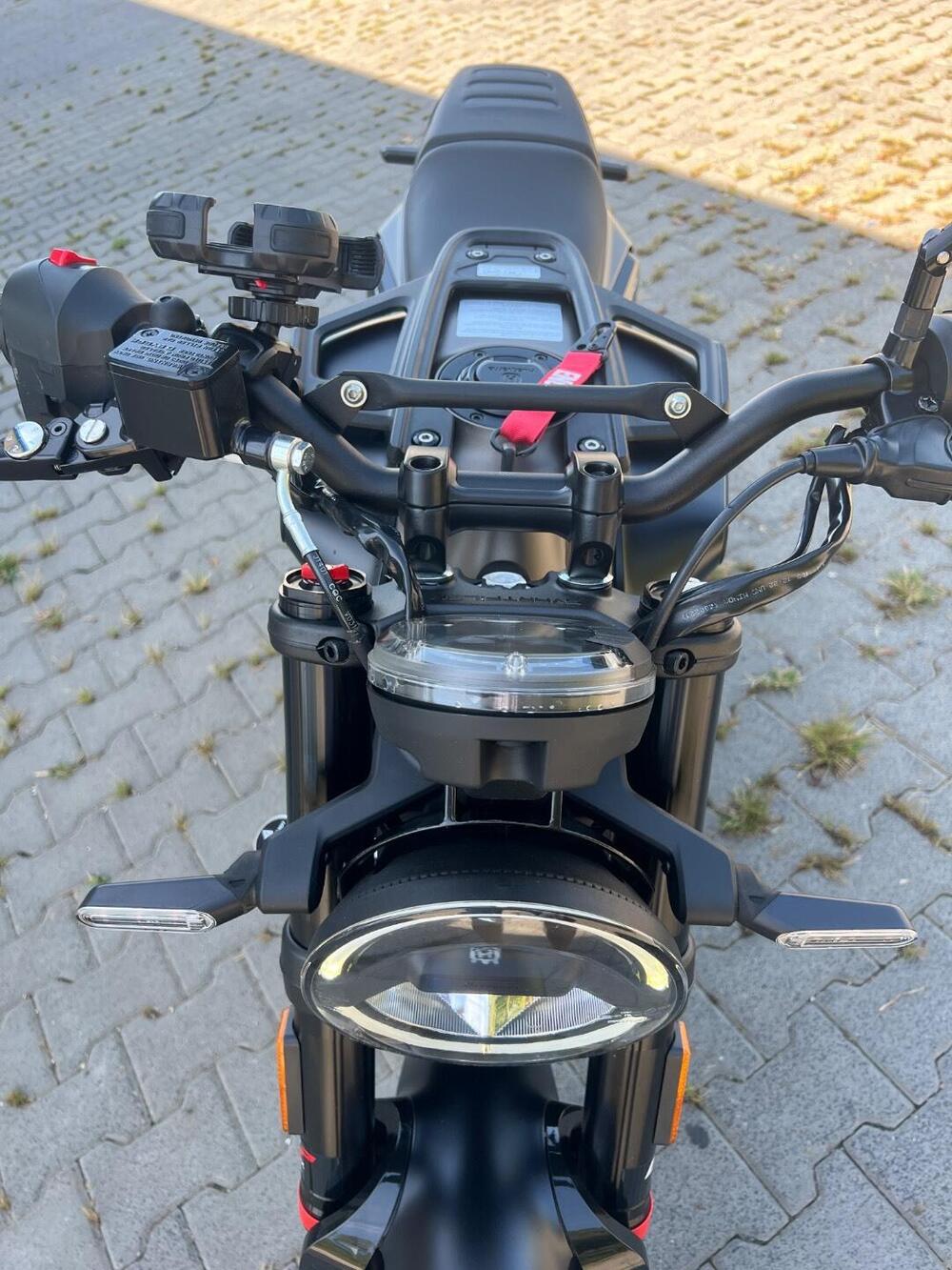 Husqvarna Svartpilen 401 (2021 - 23) (16)