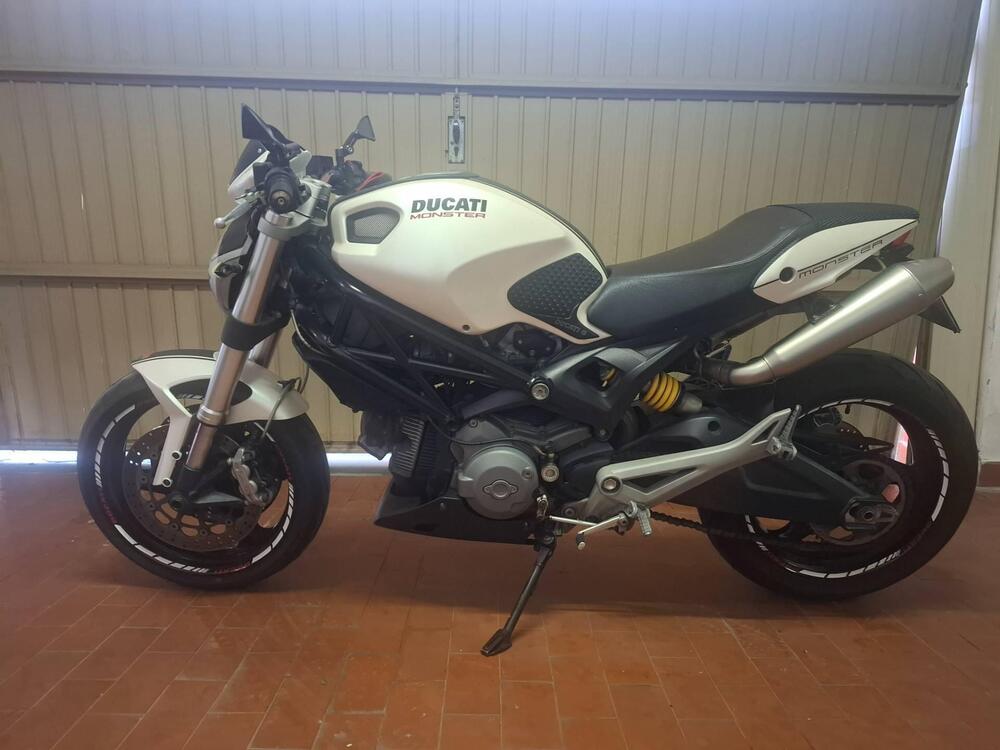 Ducati Monster 696 (2008 - 13) (2)