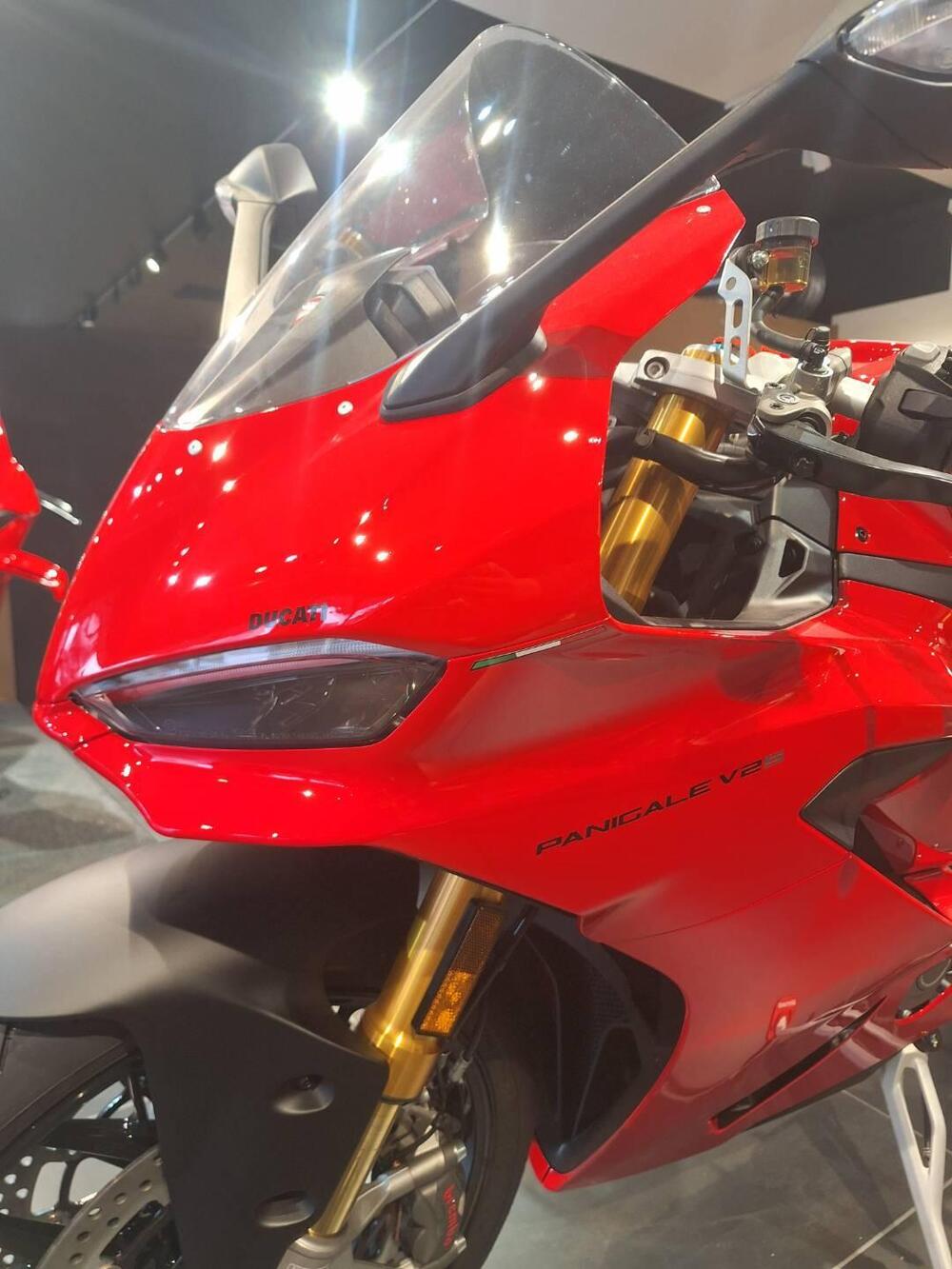 Ducati Panigale V2 S (2025 - 26) (4)