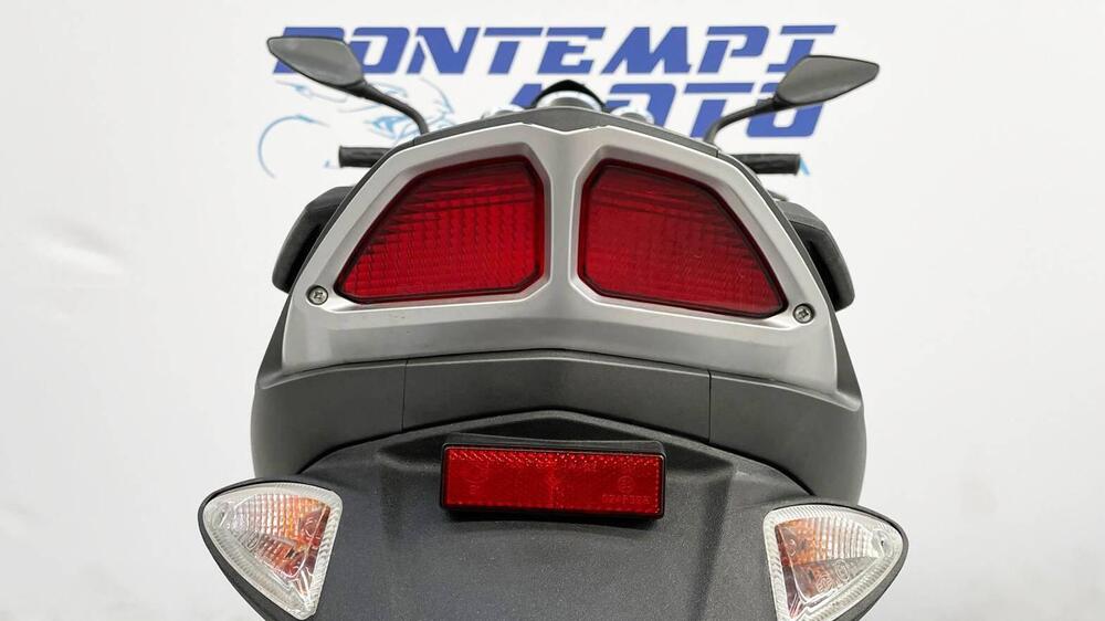 Malaguti F12 Phantom 50 R Liquid Cooled (2008 - 11) (9)