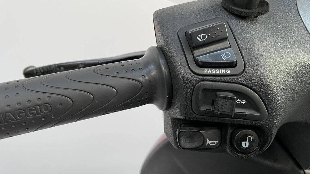 Piaggio Beverly 300 S i.e. ABS-ASR (2016 - 20) (9)