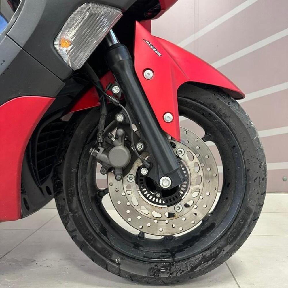 Yamaha N-Max 155 (2022 - 25) (5)