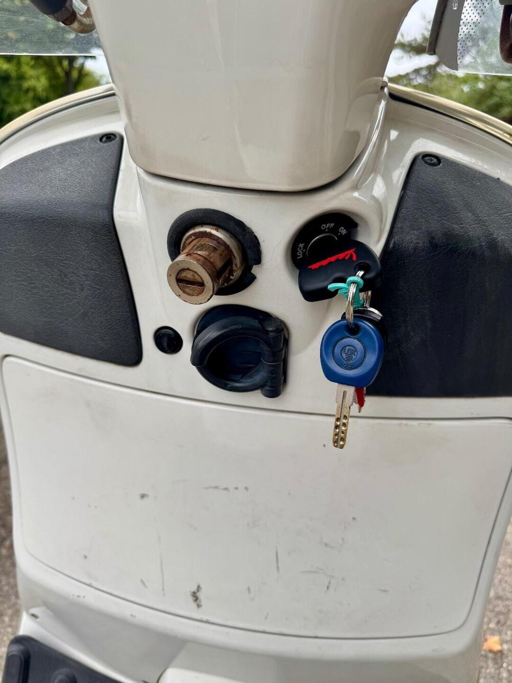 Vespa GTS 300 ABS (2014 - 16) (6)