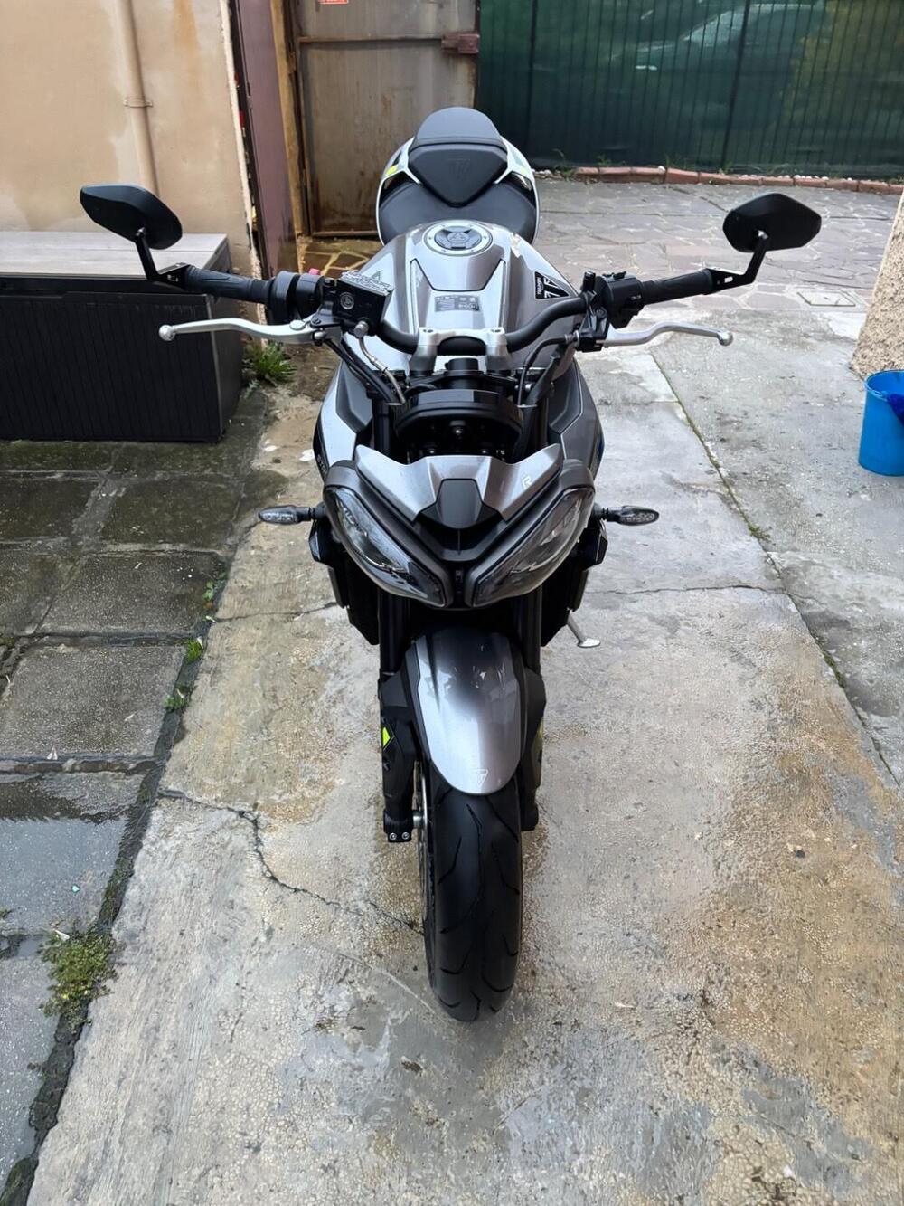 Triumph Street Triple 765 R (2023 - 26) (2)
