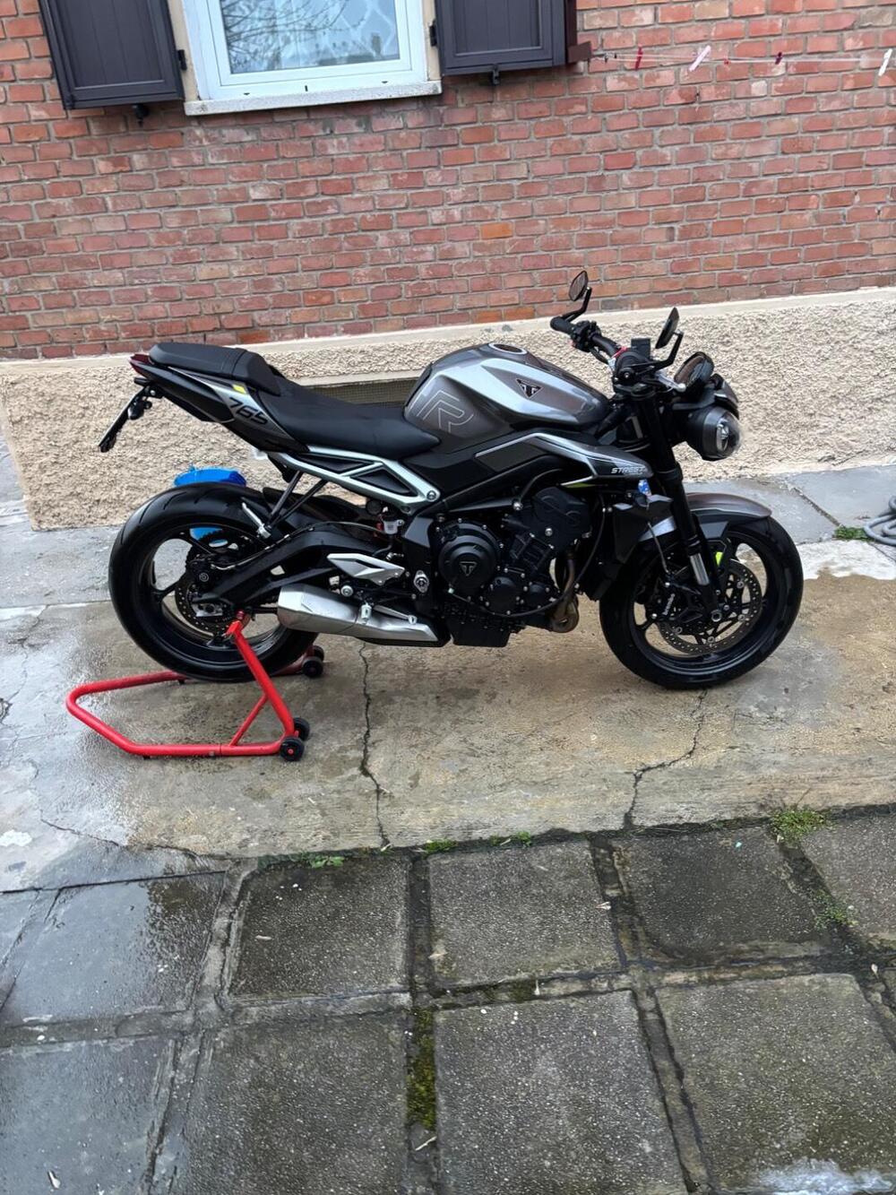 Triumph Street Triple 765 R (2023 - 26) (3)