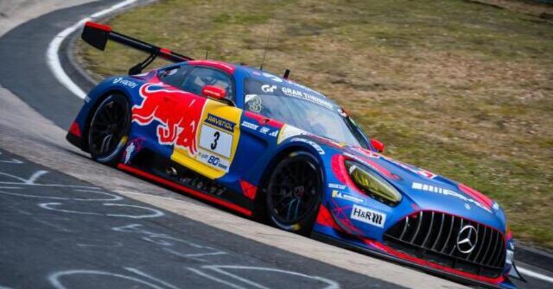 Clamoroso al N&uuml;rburgring! Max Verstappen vince la 4 Ore dell&rsquo;Inferno Verde al debutto con Mercedes, poi la squalifica: ecco perch&eacute;