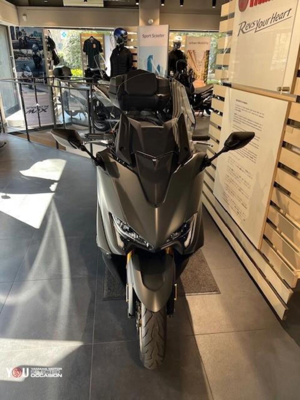 Yamaha T-Max 560 Tech Max (2021) (5)