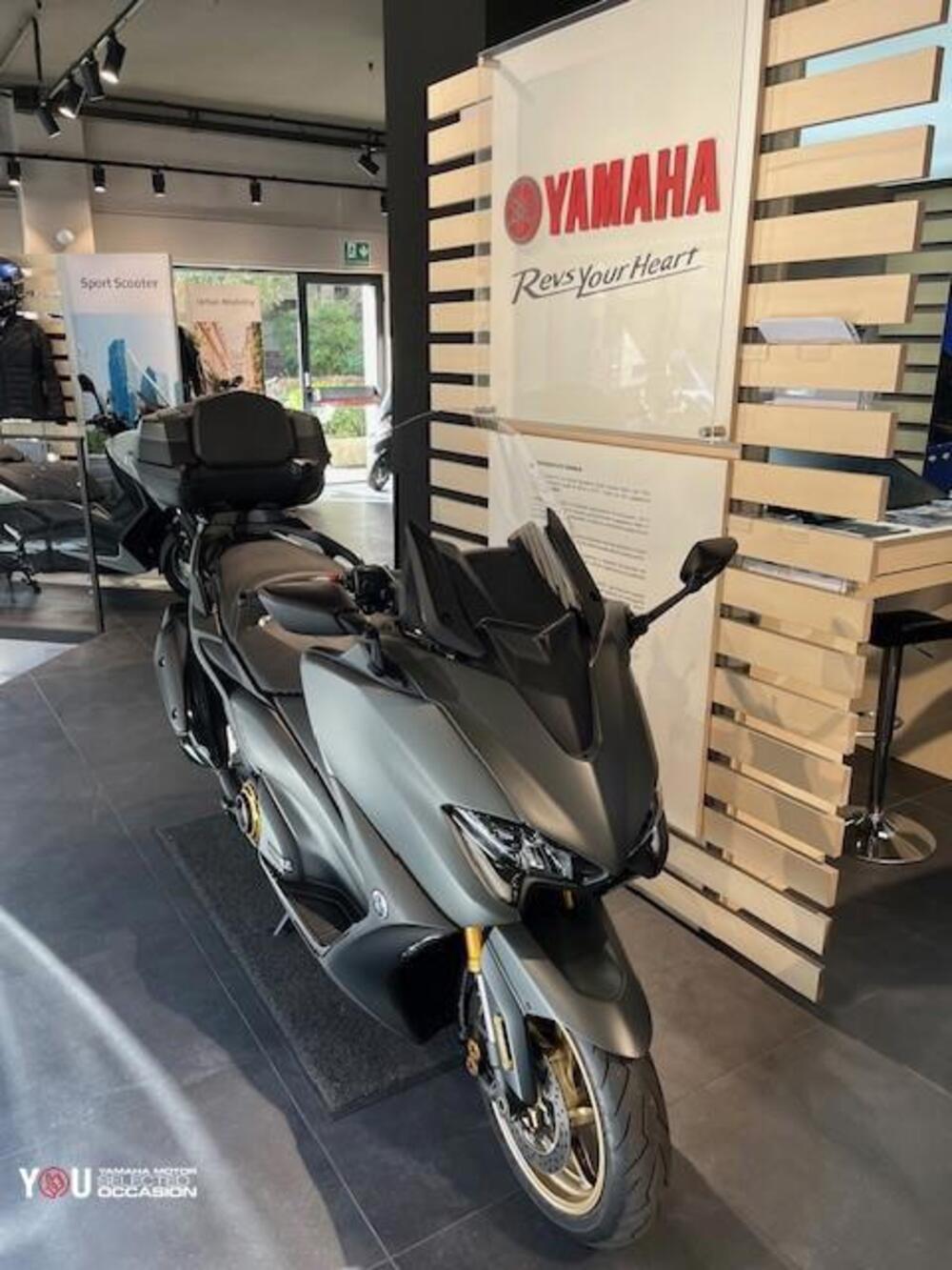 Yamaha T-Max 560 Tech Max (2021) (4)