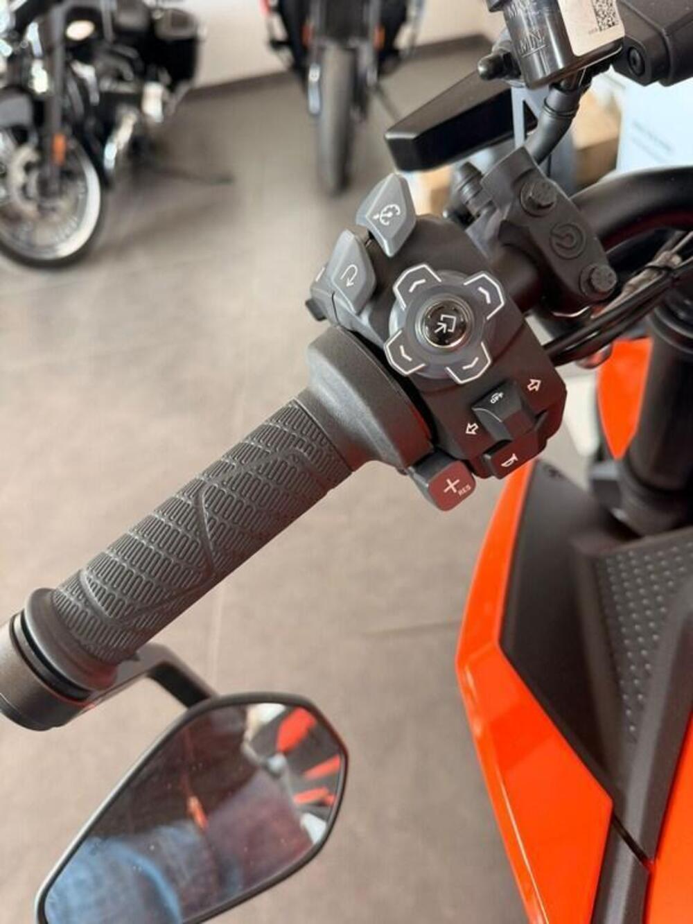KTM 1390 Super Duke R EVO (2024 - 26) (6)