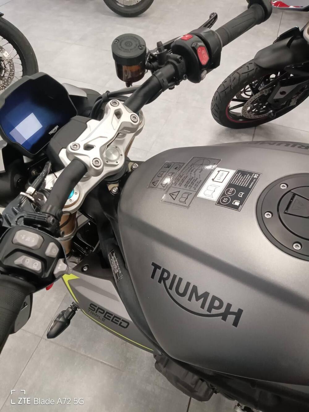 Triumph Speed Triple 1200 RS (2021 - 24) (4)