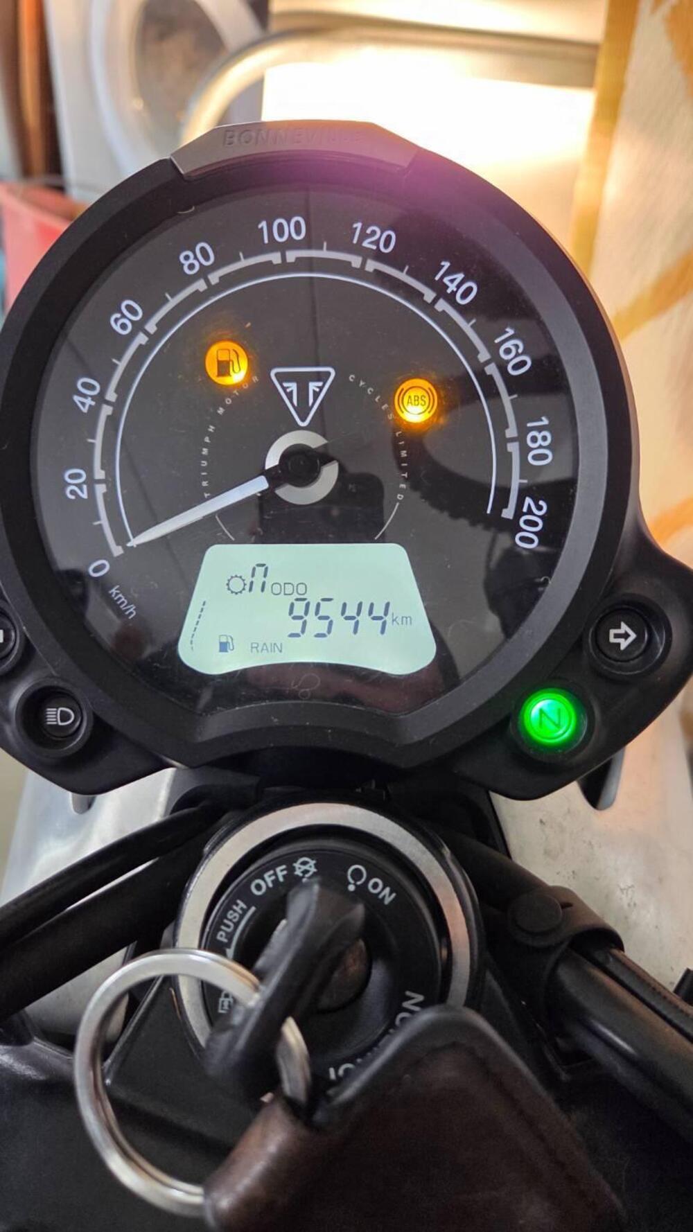 Triumph Street Twin 900 (2019 - 20) (3)