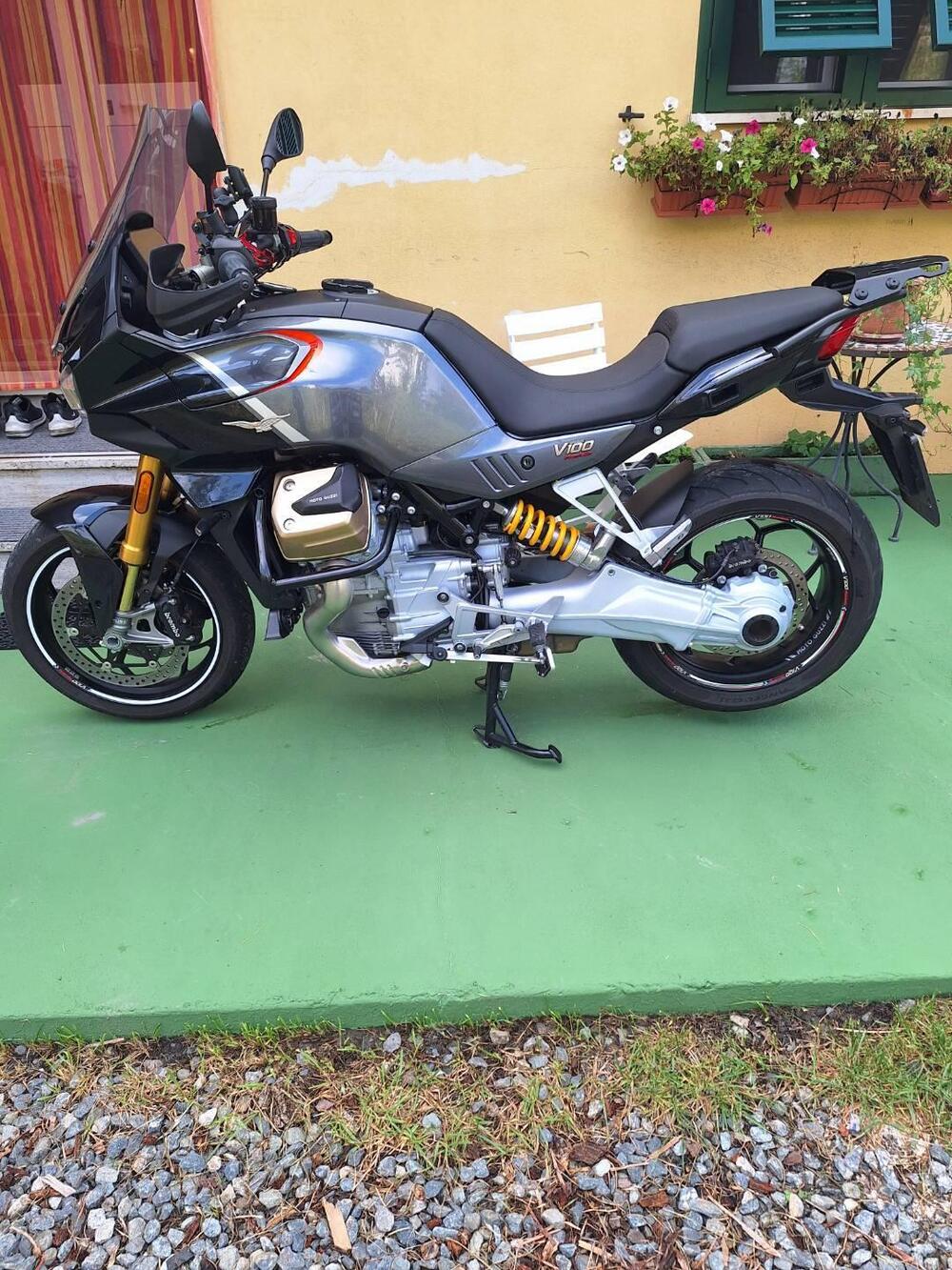 Moto Guzzi V100 Mandello S (2022 - 24)