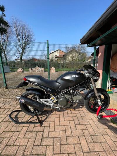 Ducati Monster 600 Dark (1998 - 01) usata