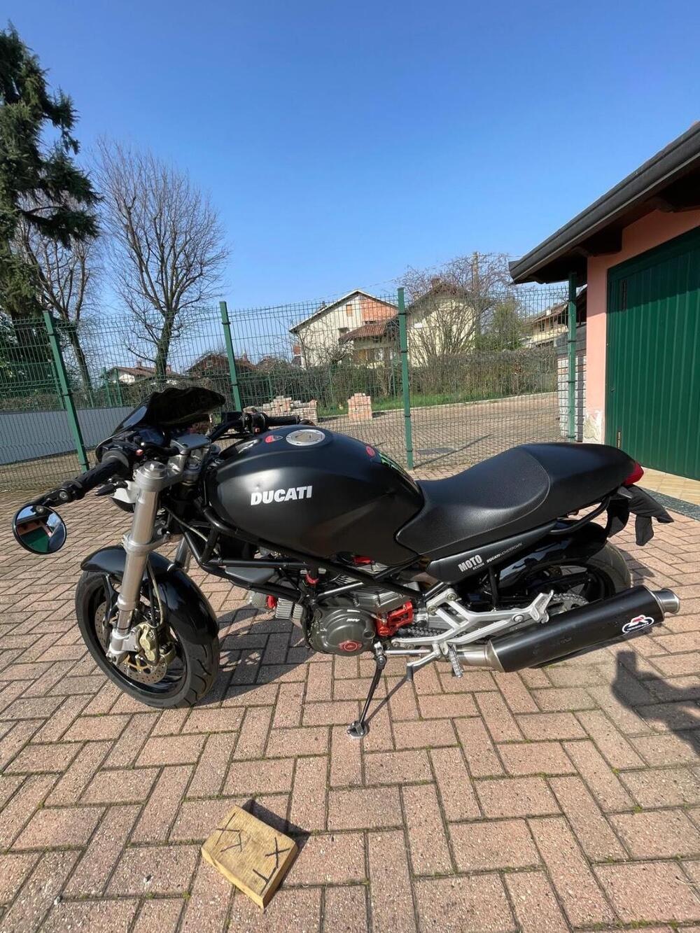 Ducati Monster 600 Dark (1998 - 01) (4)