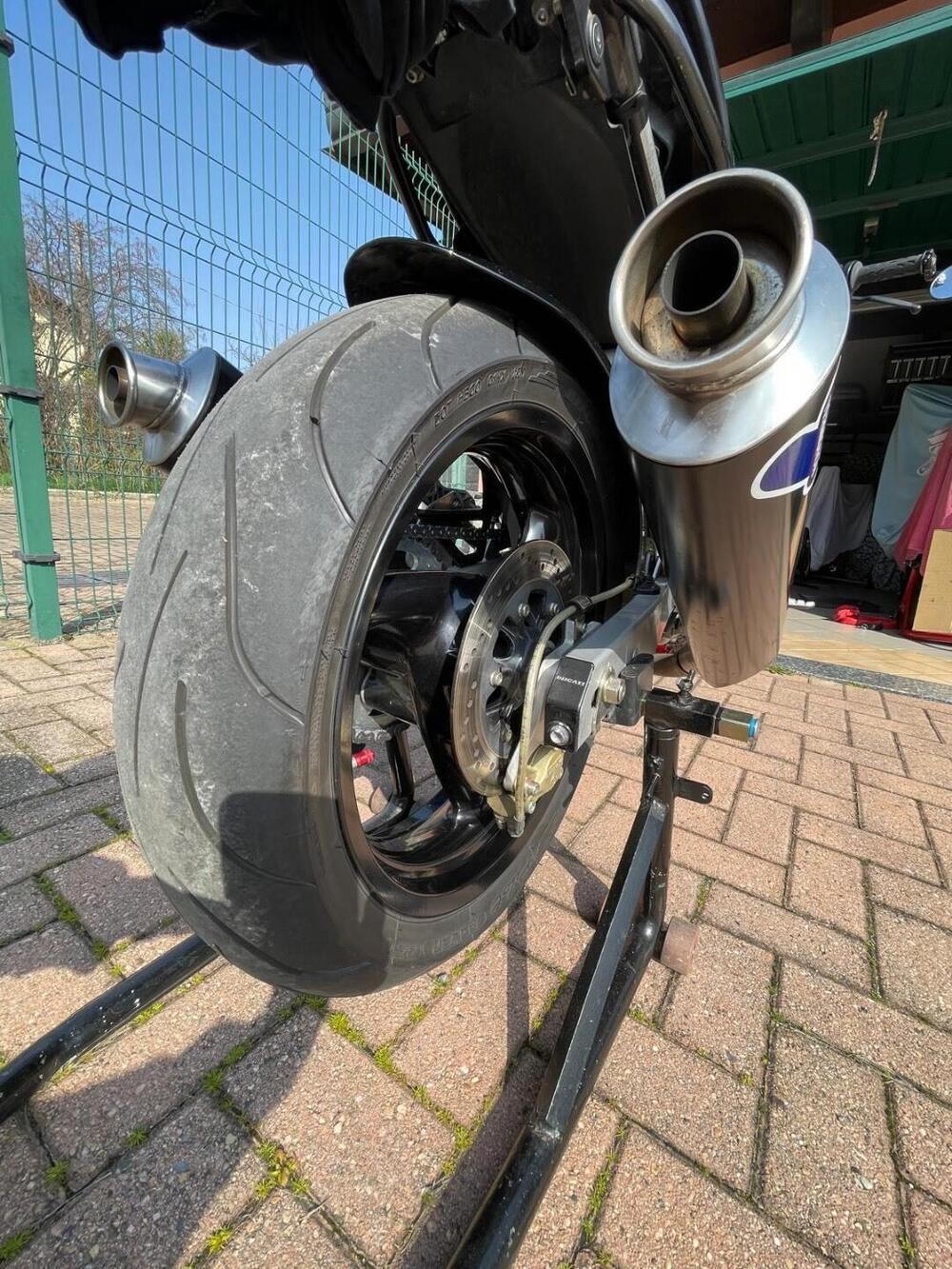 Ducati Monster 600 Dark (1998 - 01) (10)