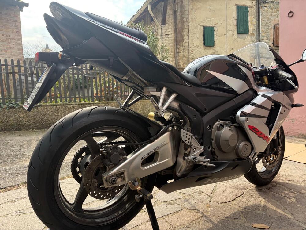 Honda CBR 600 RR (2005 - 06) (5)