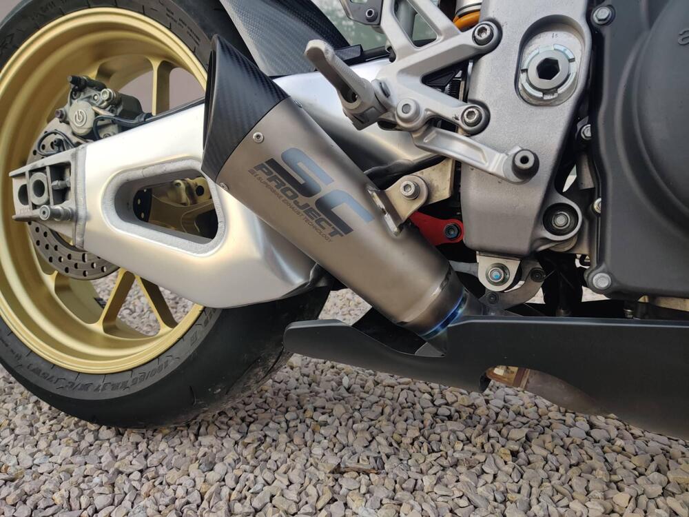 Aprilia RSV4 1100 Factory (2021 - 24) (2)