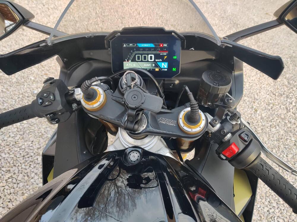 Aprilia RSV4 1100 Factory (2021 - 24) (5)