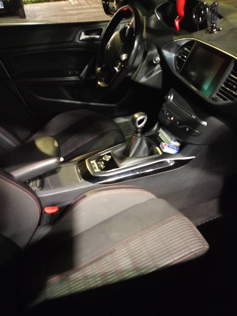 Peugeot 308 SW usata a Taranto (4)