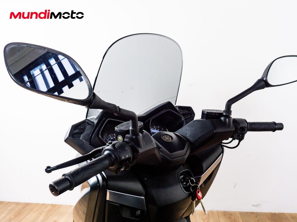 Yamaha X-Max 400 Iron Max ABS (2016) (11)