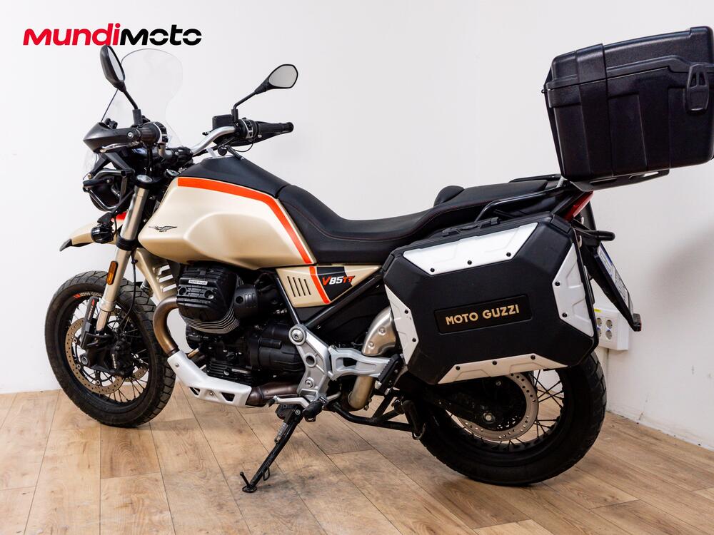 Moto Guzzi V85 TT Travel (2020) (7)