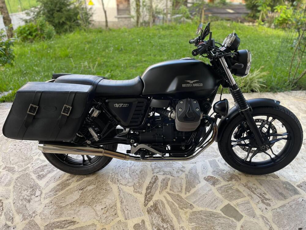 Moto Guzzi V7 II Stone (2015 - 17)