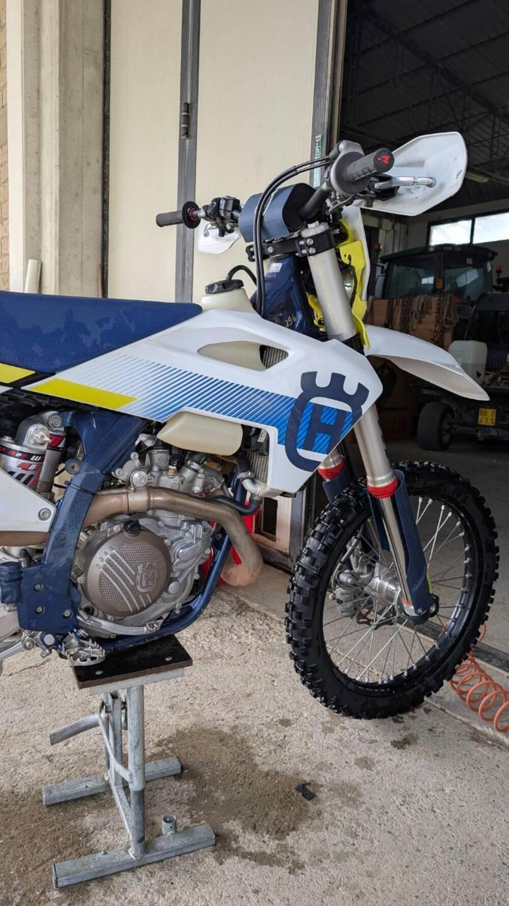 Husqvarna FE 450 (2024) (2)