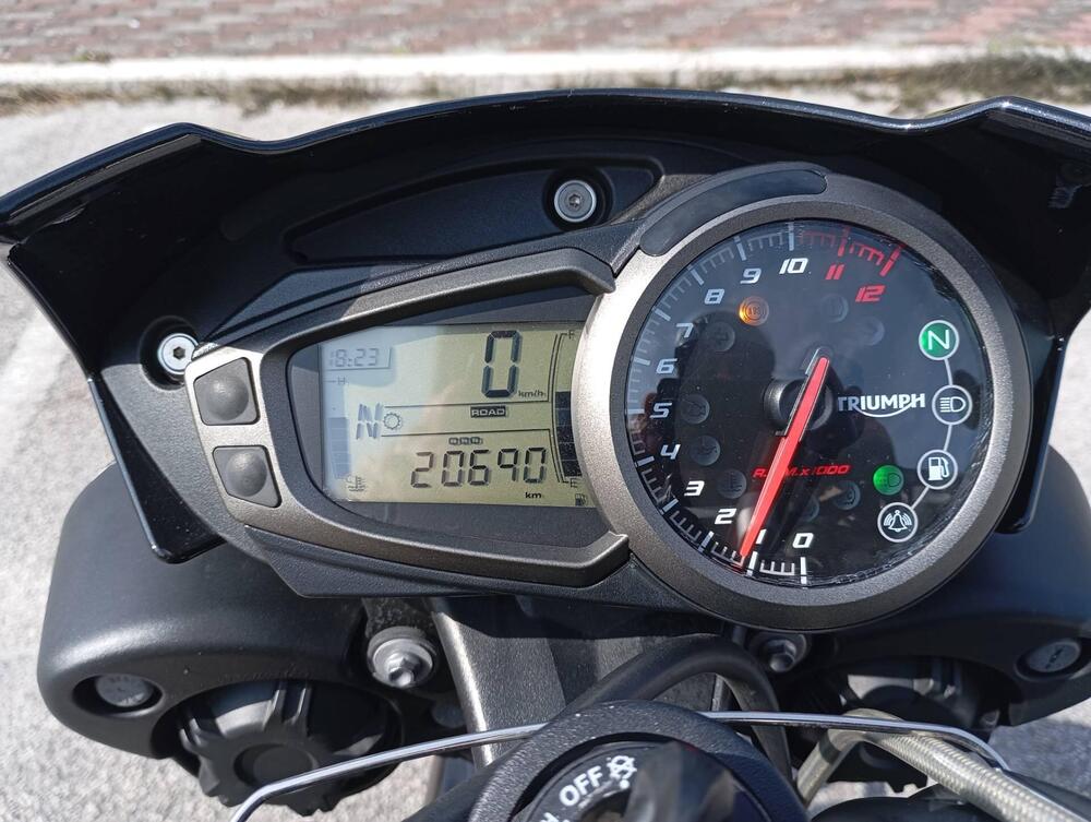 Triumph Speed Triple 1050 S ABS (2016 - 17) (2)