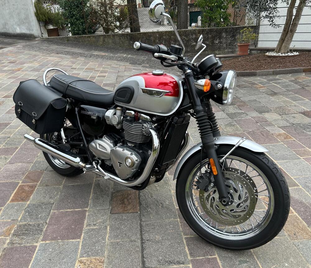 Triumph Bonneville T120 (2016 - 20) (2)