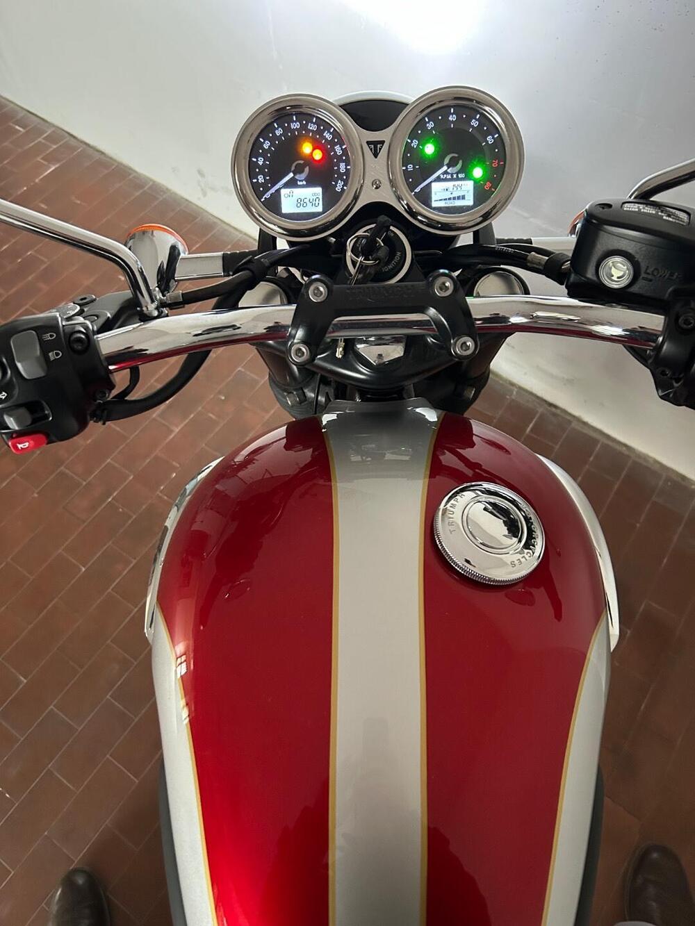 Triumph Bonneville T120 (2016 - 20) (9)