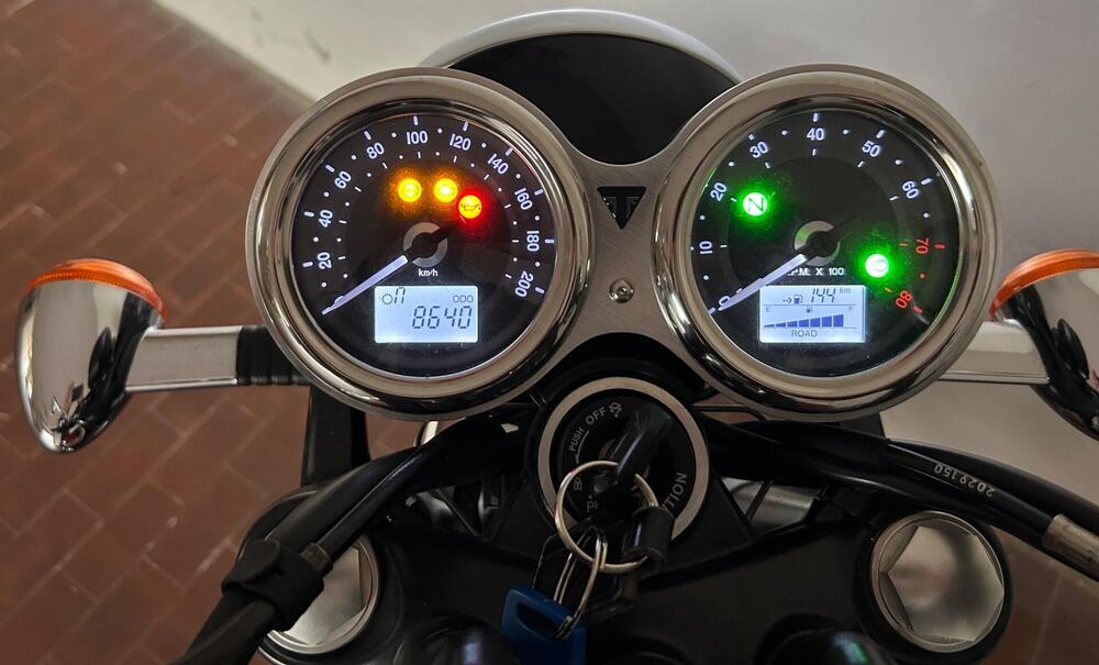 Triumph Bonneville T120 (2016 - 20) (10)