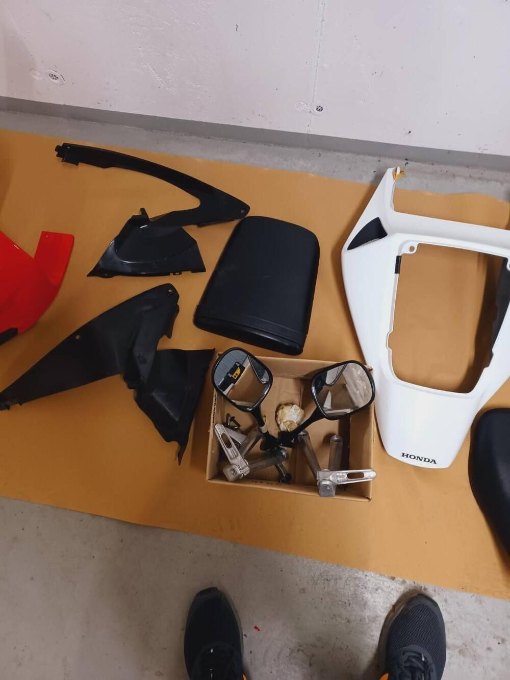 Honda CBR 1000 RR Fireblade (2004 - 05) (5)