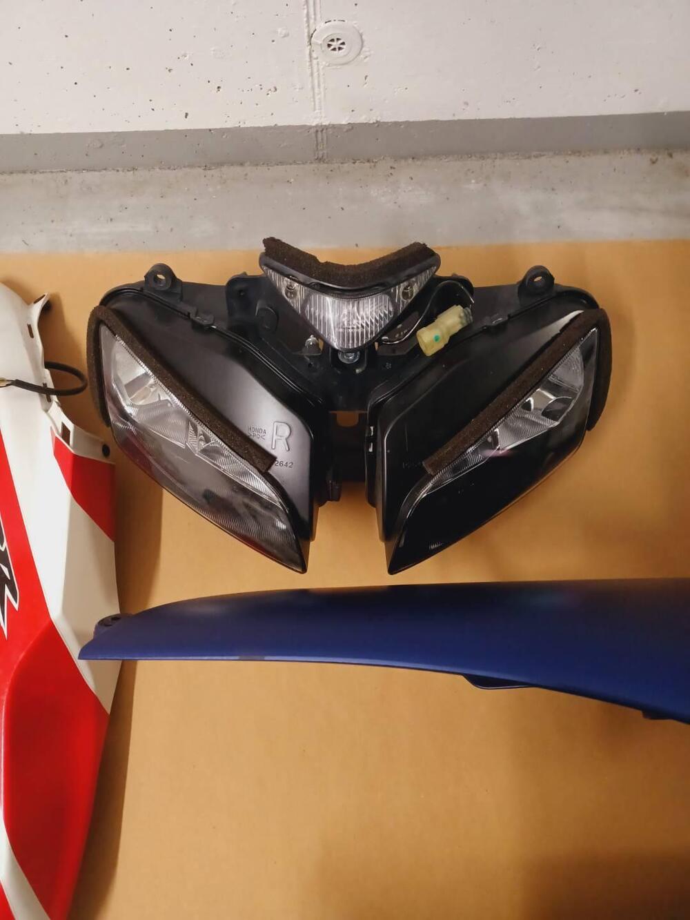 Honda CBR 1000 RR Fireblade (2004 - 05) (8)